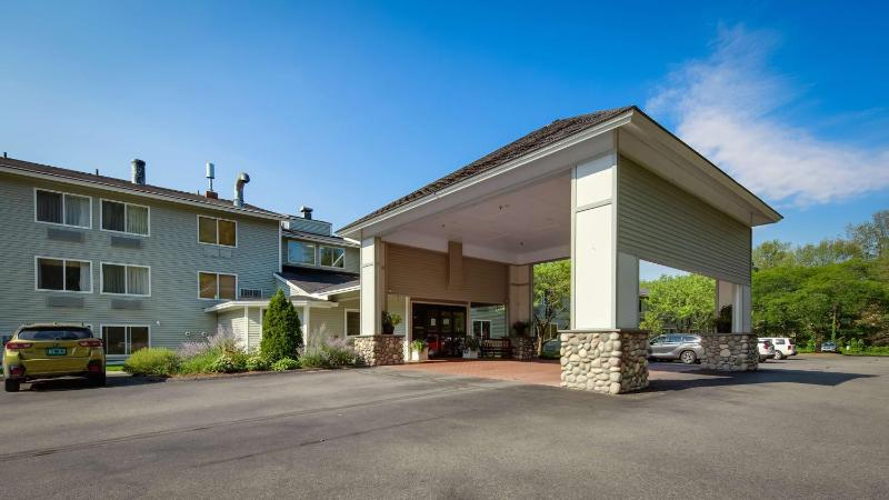 Best Western Plus Windjammer Inn & Conference Center Main image 2